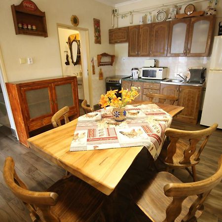 Hunter Villa Sturovo Ngoại thất bức ảnh