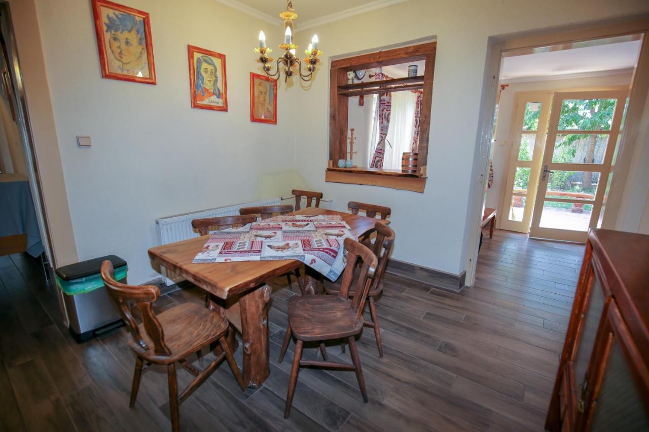 Hunter Villa Sturovo Ngoại thất bức ảnh